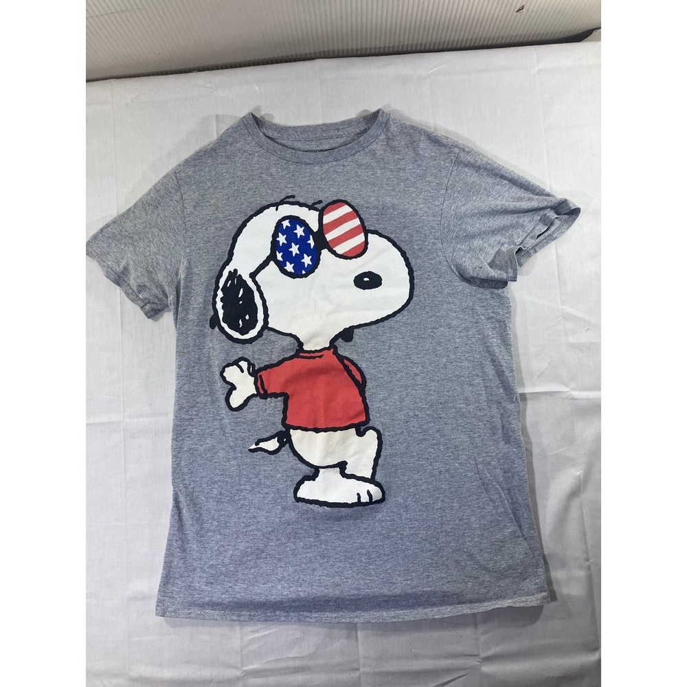 Peanuts Snoopy T Shirt Graphic Tee Adult Size S Gray Red White‎ Blue USA Flag